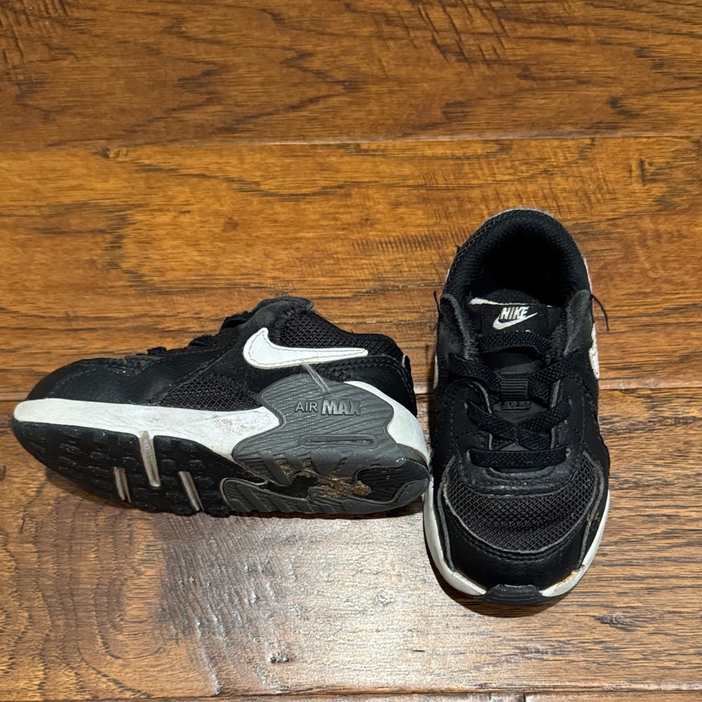 Nike Toddlers Air Max Black and White Sneakers